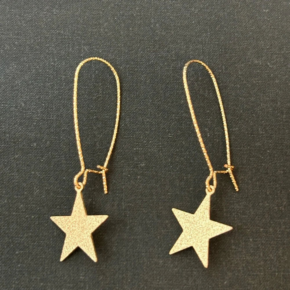 Elegant Gold Jewelry Set - 3 Earrings, Set of 3 Rings, and Necklace! -NWT - Picture 4 of 7